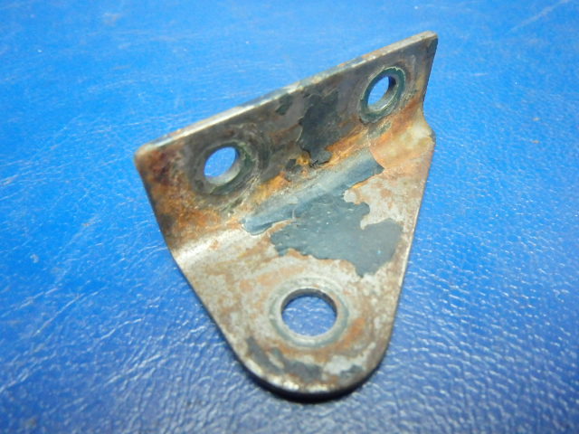0510205-3 Cessna - Seat Belt Fitting RH Inboard